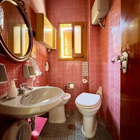 아파트 Casa Relax Nel Centro Storico Con Posto Auto *