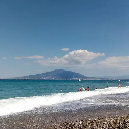 Casa Relax Nel Centro Storico Con Posto Auto Vico Equense