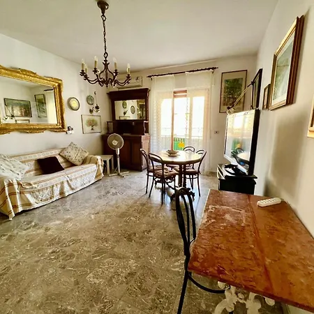 Lägenhet Casa Relax Nel Centro Storico Con Posto Auto