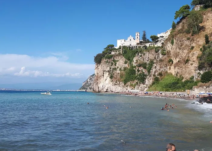 Casa Relax Nel Centro Storico Con Posto Auto Vico Equense